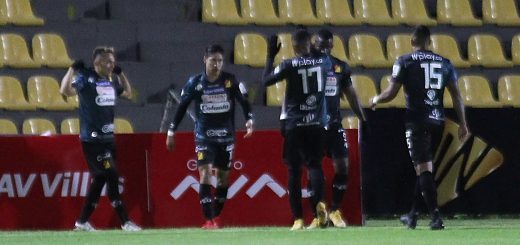 Deportivo Pereira en estadio La Libertad de Pasto