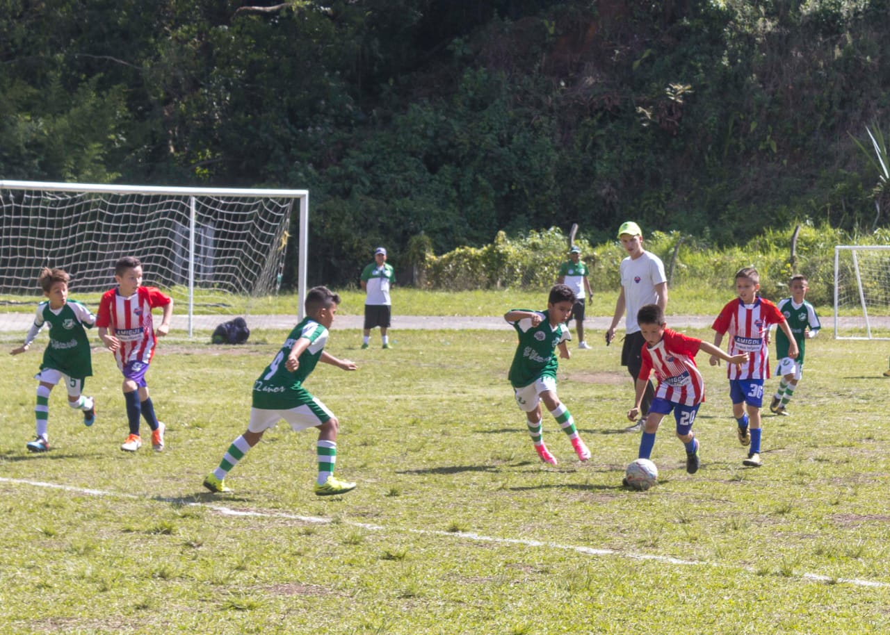 Festival Infantil Alegría, Viento y Goles Apía