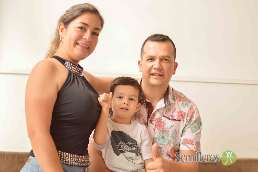 Alejandro Beltrán y su familia